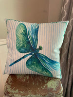 Dragonfly w ivy
